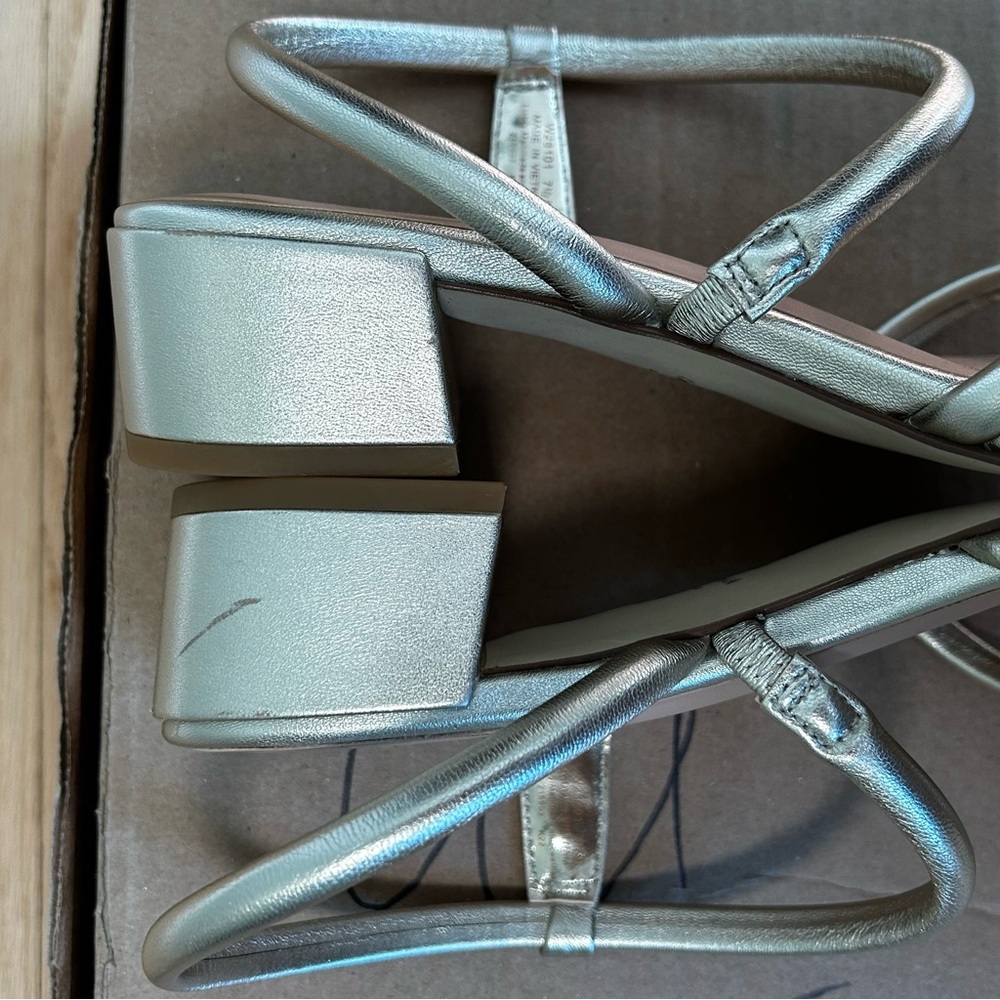 Cole haan calli thong sandal gold 7.5B women’s heels - Picture 8 of 12